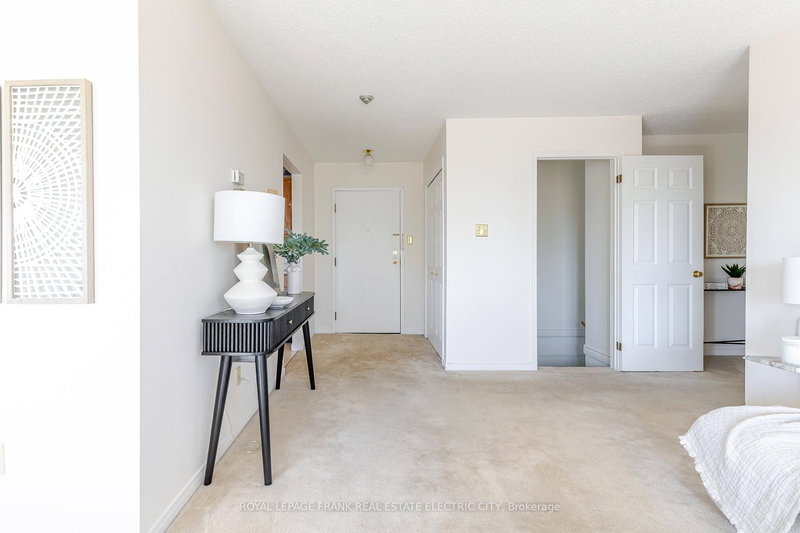 30 - 36 Champlain Cres, Peterborough, K9L 1T1 | Image 3