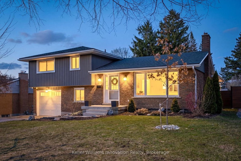 home for sale on 316 Dale Crescent