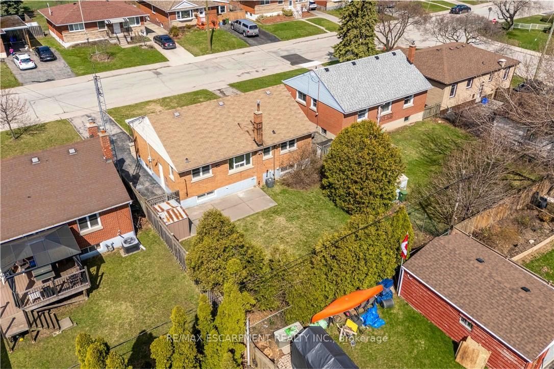 Detached House for sale at 67 Toby Crescent, Hamilton, Ontario, L8T 2N9 - Huntington - MLS: X12993046