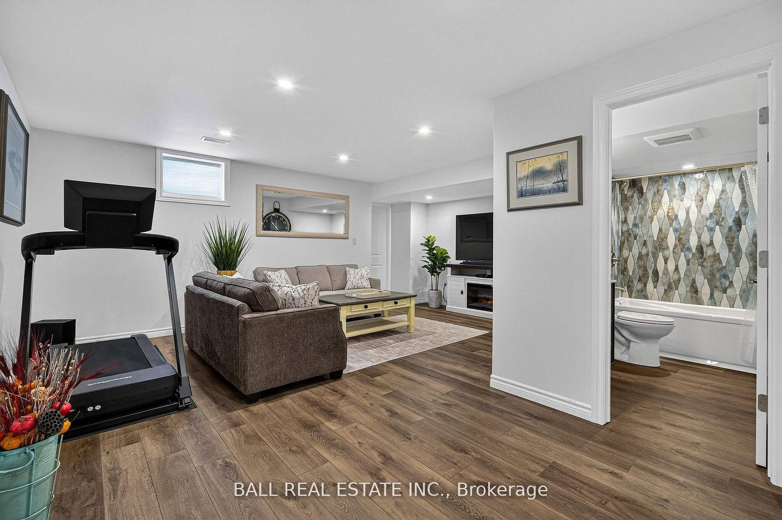 Detached House for sale at 74 Flitton Avenue, Peterborough, Ontario, K9H 0G5 - Northcrest Ward 5 - MLS: X12993076