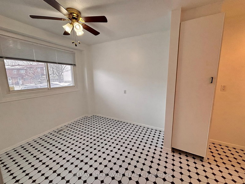 53J Sumac St, Ottawa, K1J 7T7 | Image 3