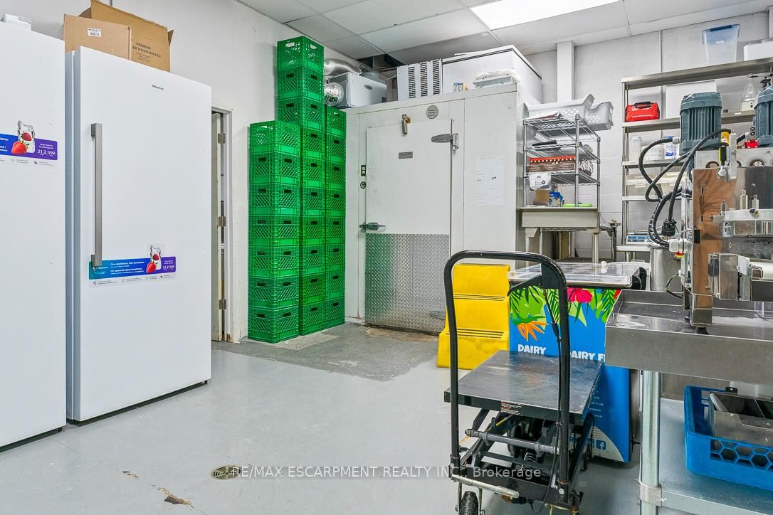 70 Monarch Road, Unit 5 - Photo 20