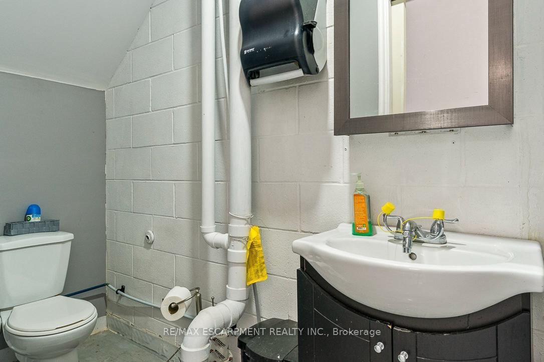 70 Monarch Road, Unit 5 - Photo 26