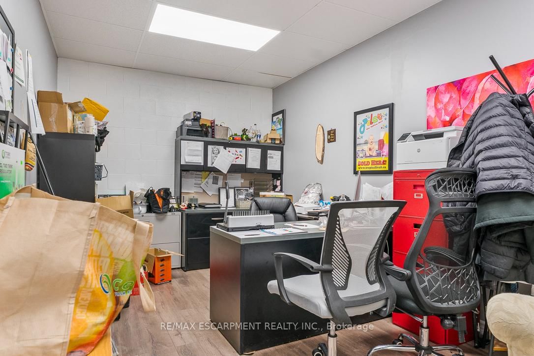 70 Monarch Road, Unit 5 - Photo 34