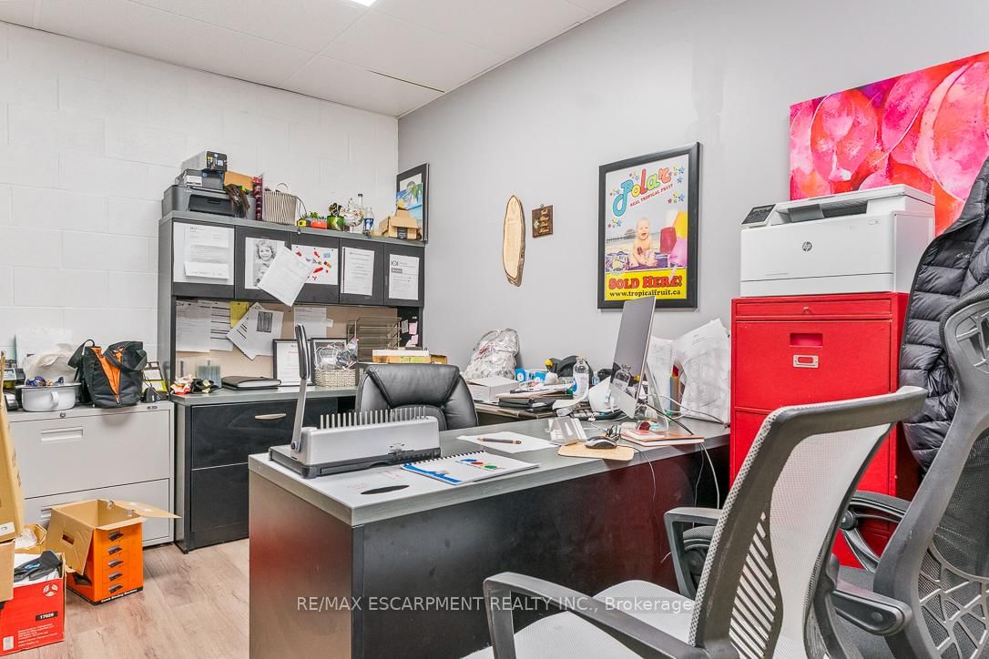 70 Monarch Road, Unit 5 - Photo 35