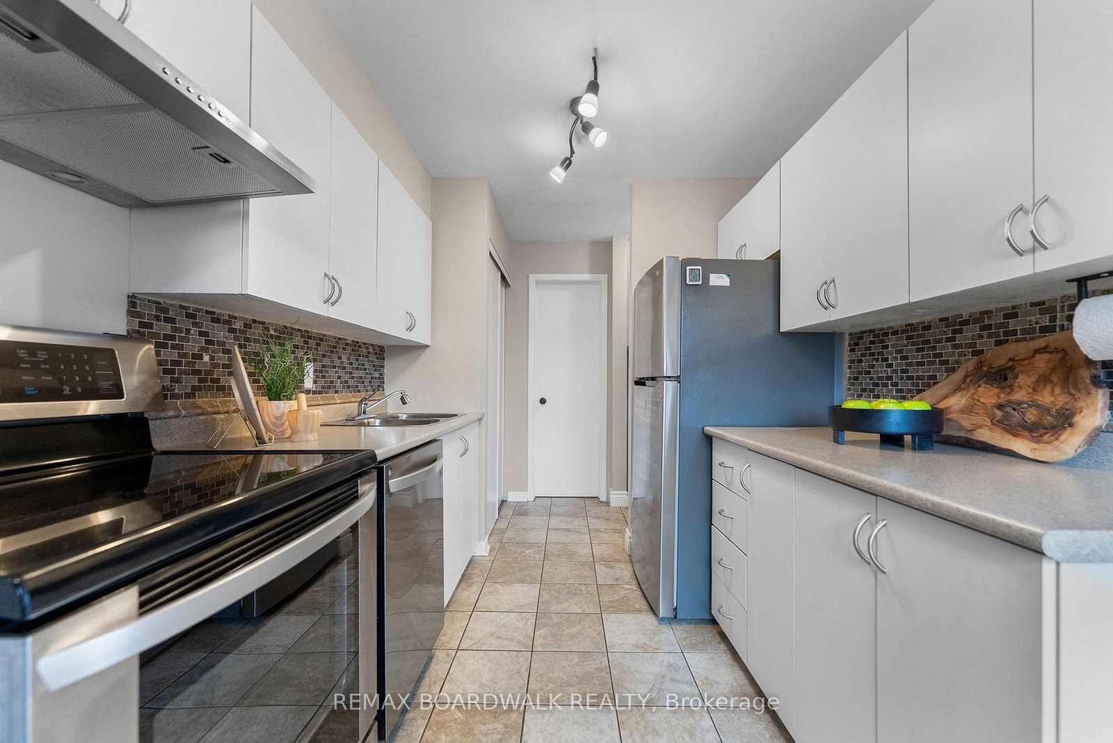 614 Tanguay Court - Photo 14