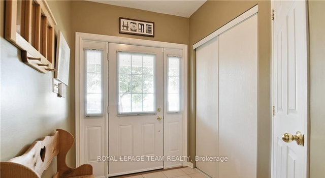 32 RIVERSTONE Drive N