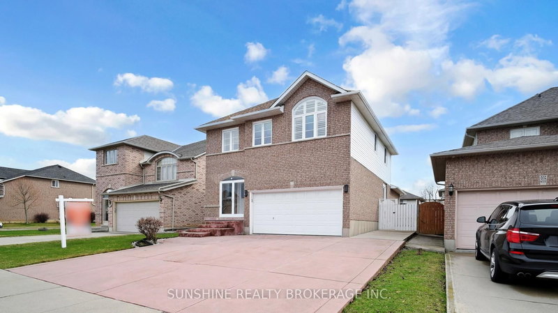 201 Fano Dr, Hamilton, L8W 3X3 | Image 2