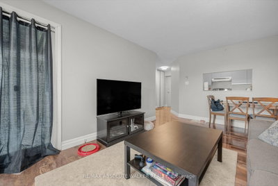 250 BRITTANY Drive • #318 • Ottawa, ON photo 4