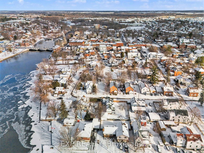 42 Allan St, Carleton Place, K7C 1T3 | Image 2