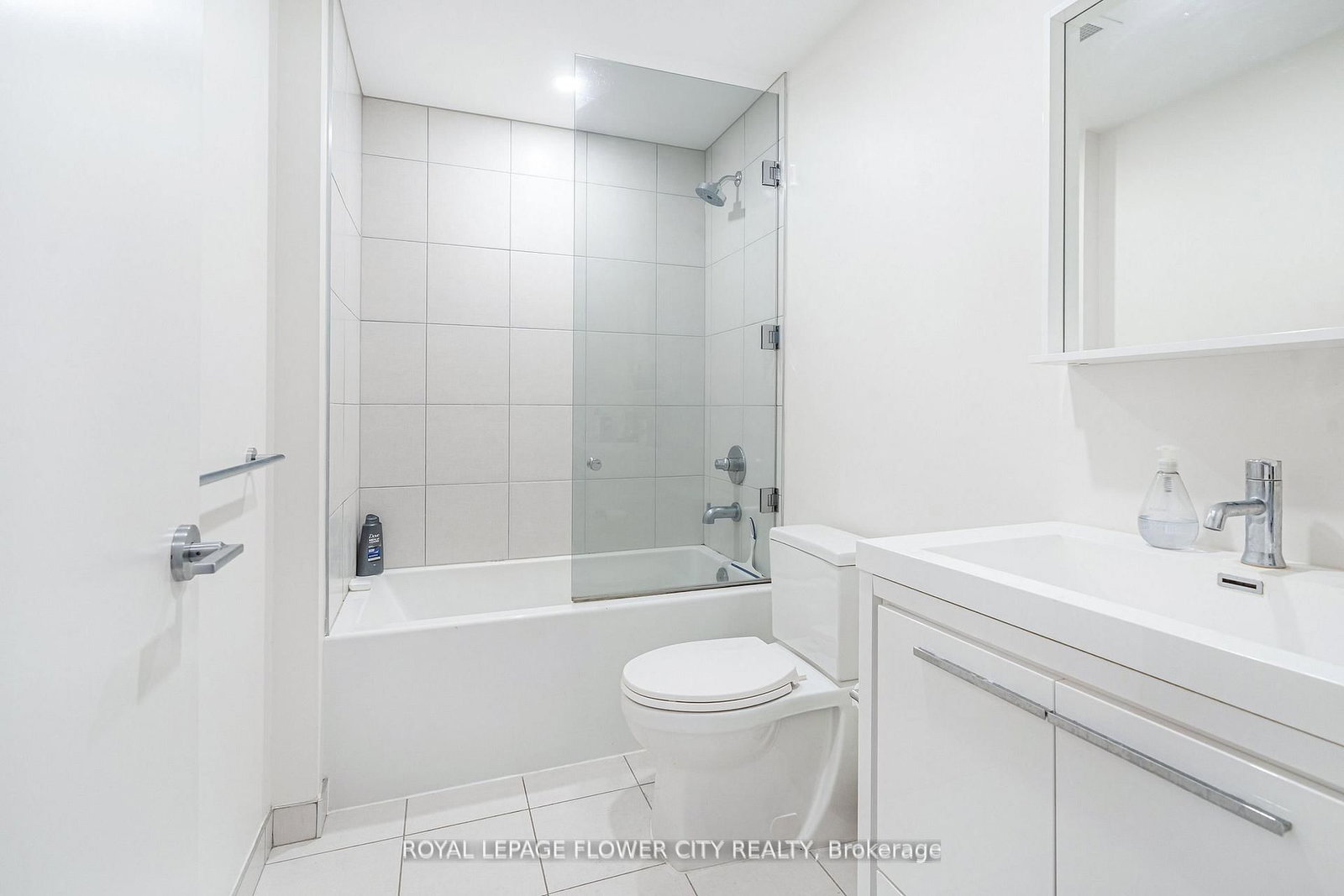 Condo for sale at 907-212 King William Street, Hamilton, Ontario, L8R 0A7 - Beasley - MLS: X12993588