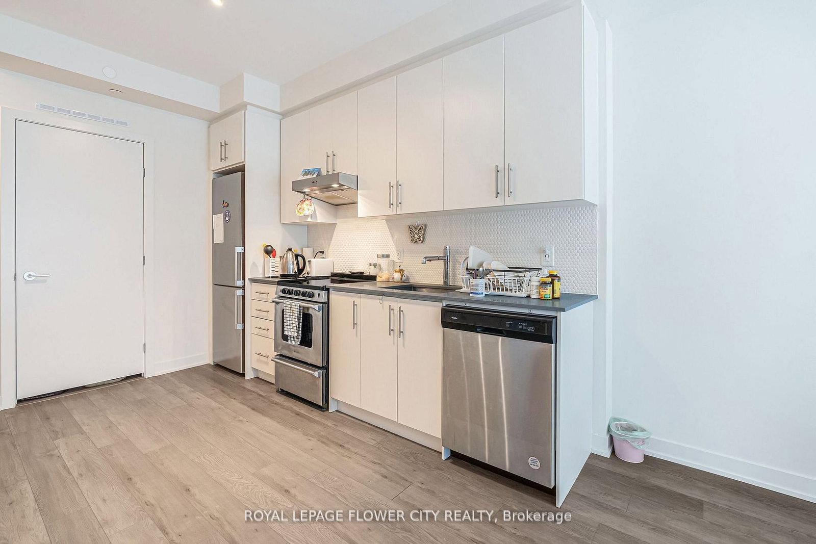 Condo for sale at 907-212 King William Street, Hamilton, Ontario, L8R 0A7 - Beasley - MLS: X12993588