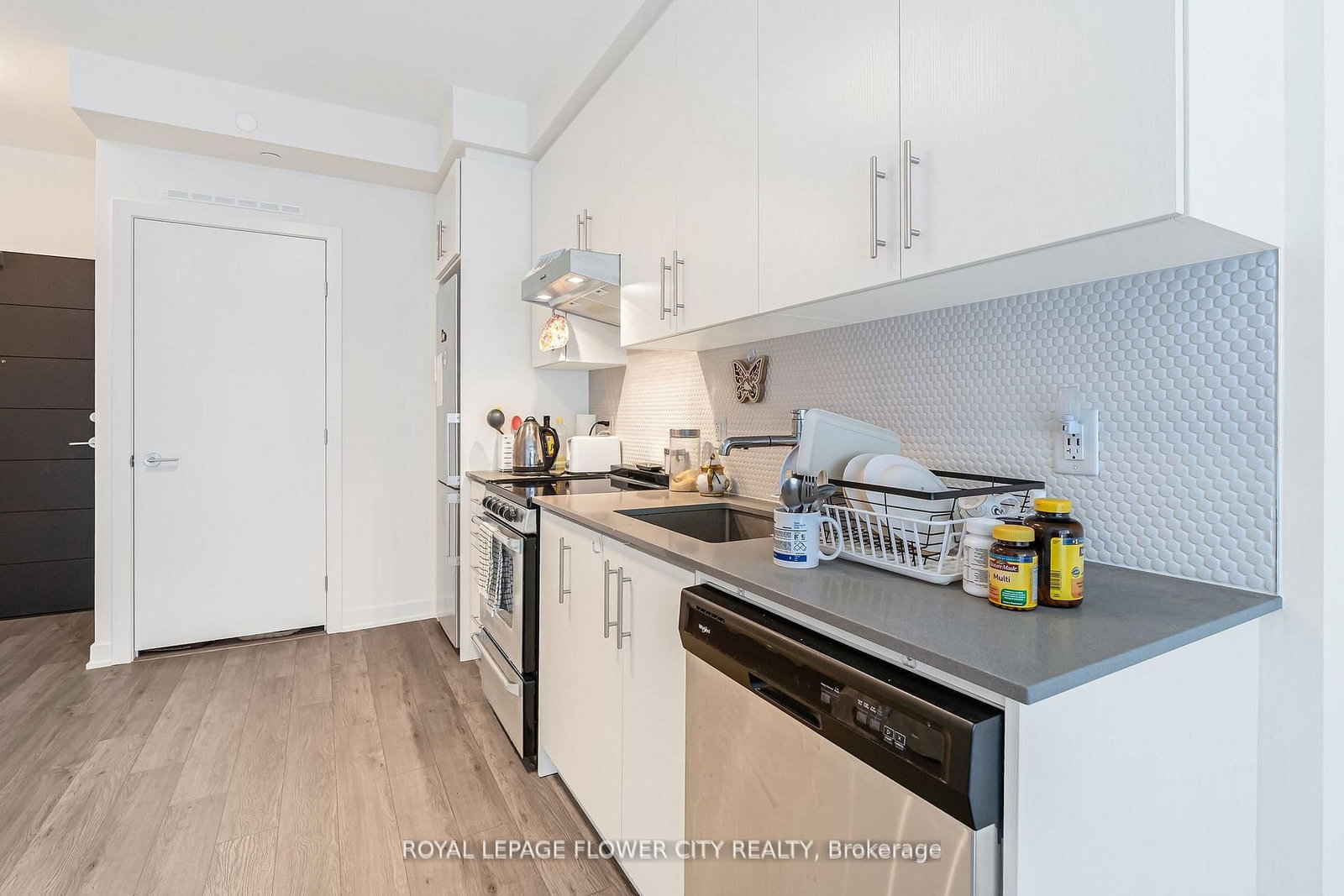 Condo for sale at 907-212 King William Street, Hamilton, Ontario, L8R 0A7 - Beasley - MLS: X12993588