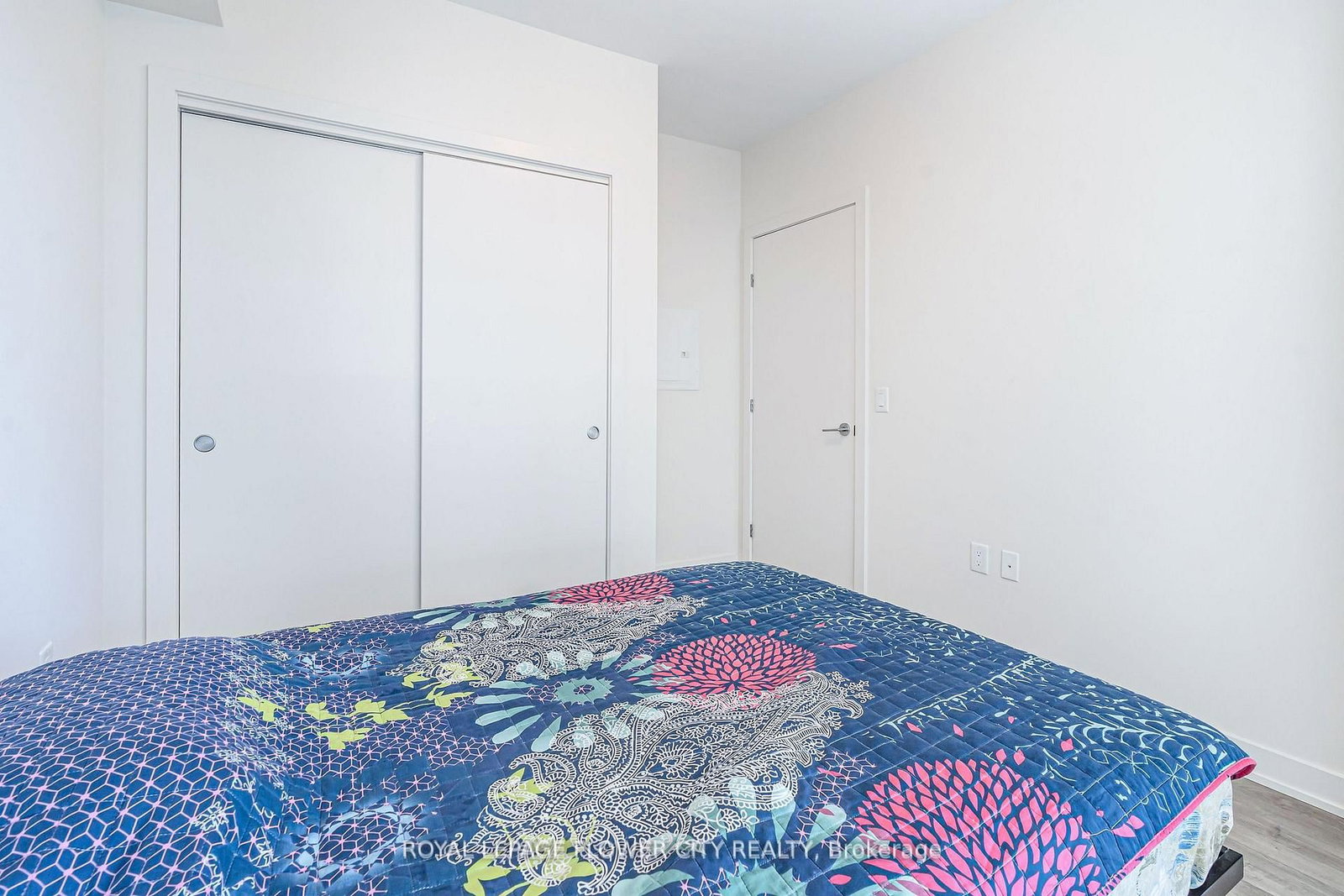 Condo for sale at 907-212 King William Street, Hamilton, Ontario, L8R 0A7 - Beasley - MLS: X12993588