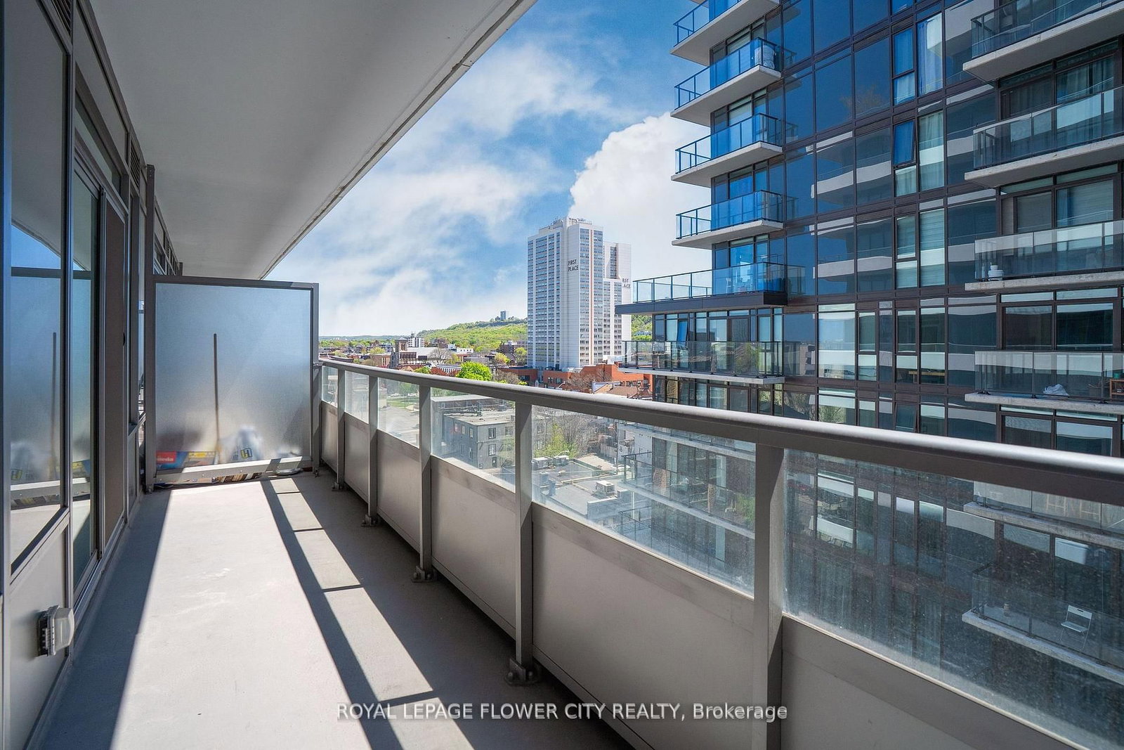 Condo for sale at 907-212 King William Street, Hamilton, Ontario, L8R 0A7 - Beasley - MLS: X12993588