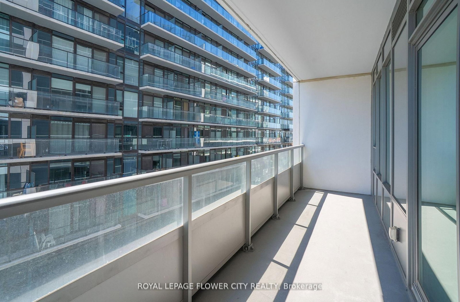 Condo for sale at 907-212 King William Street, Hamilton, Ontario, L8R 0A7 - Beasley - MLS: X12993588