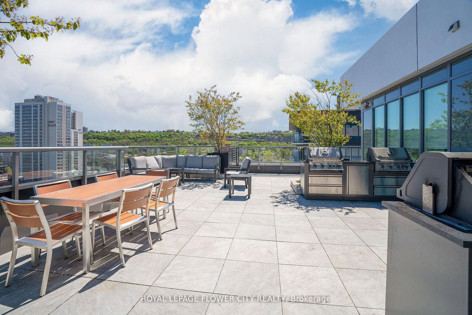 Condo for sale at 907-212 King William Street, Hamilton, Ontario, L8R 0A7 - Beasley - MLS: X12993588