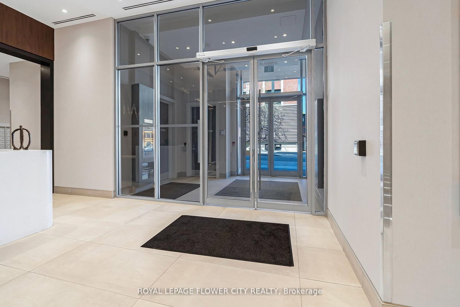 Condo for sale at 907-212 King William Street, Hamilton, Ontario, L8R 0A7 - Beasley - MLS: X12993588