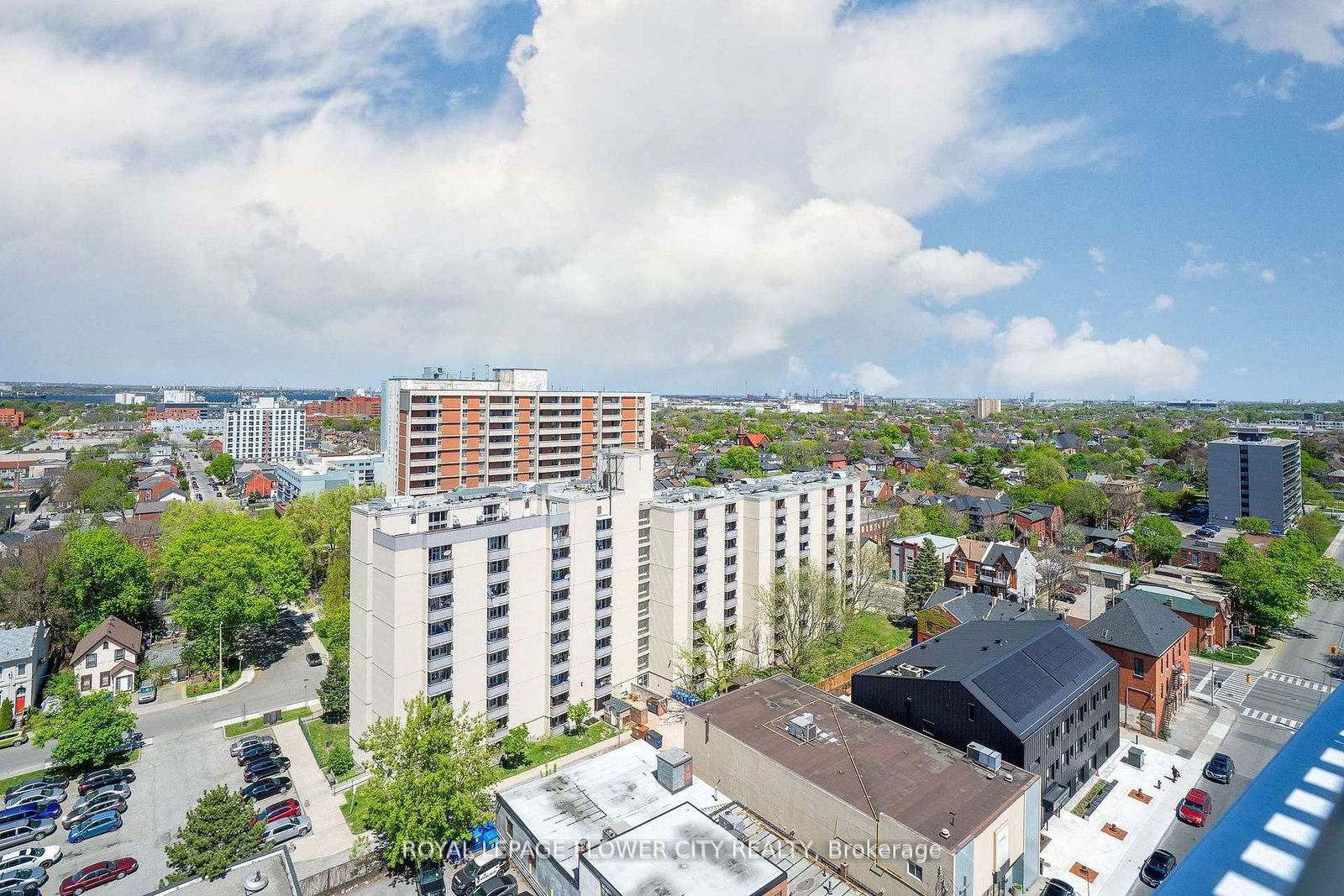 Condo for sale at 907-212 King William Street, Hamilton, Ontario, L8R 0A7 - Beasley - MLS: X12993588