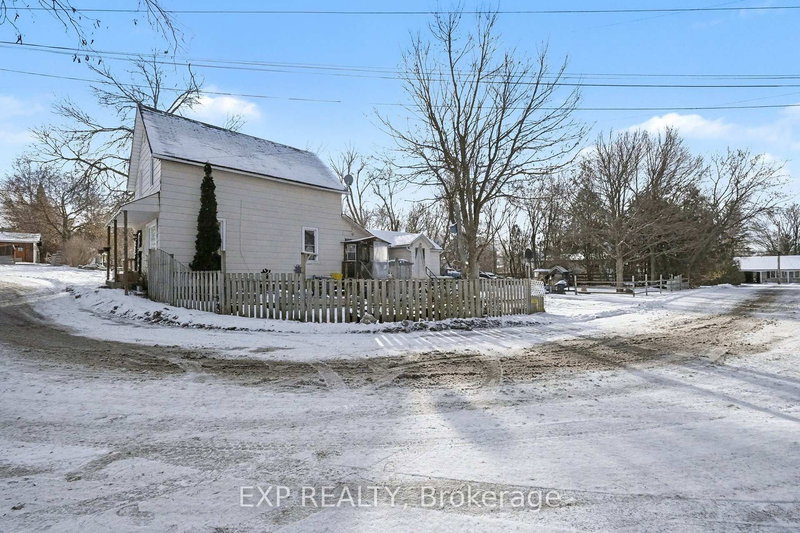 135 CHARLES St, Carleton Place, K7C 2Y4 | Image 2