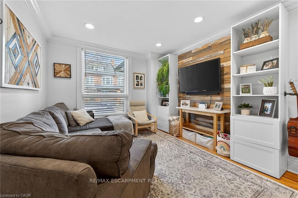 Detached House for sale at 179 Burris Street, Hamilton, Ontario, L8M 2J7 - St. Clair - MLS: X12993718