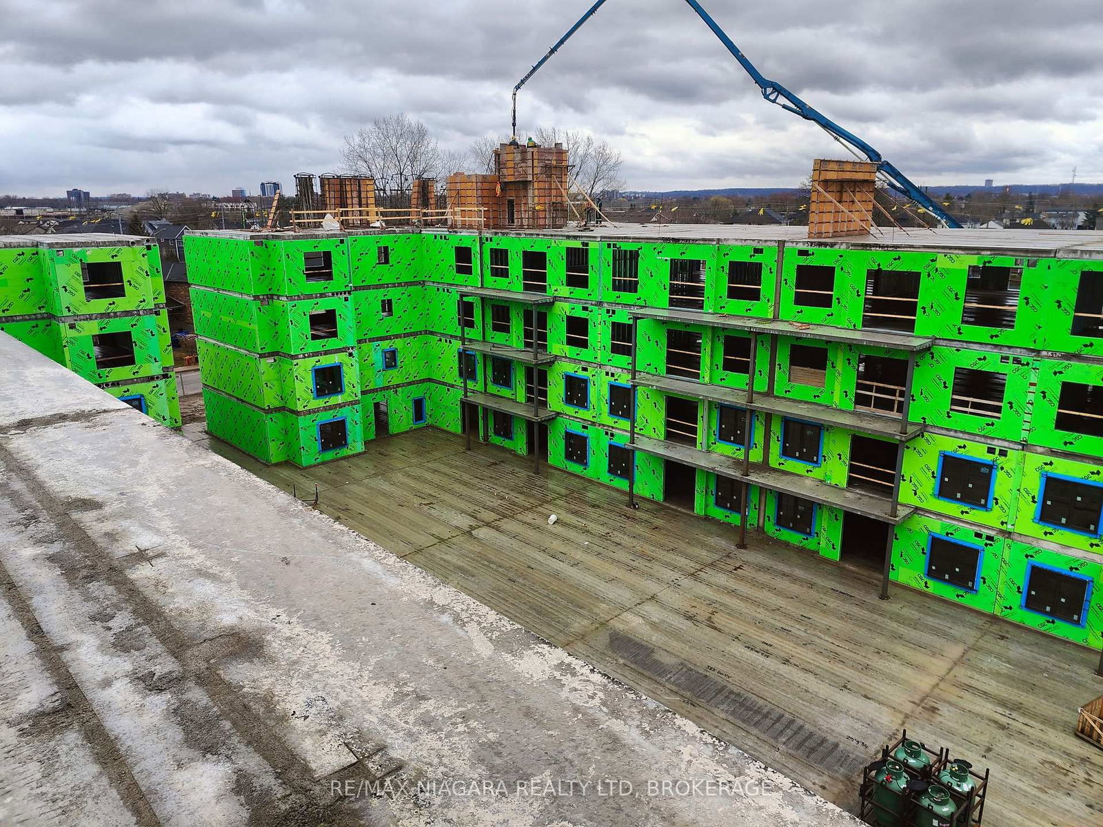 1024 VANSICKLE Road N, Unit 102A - Photo 9