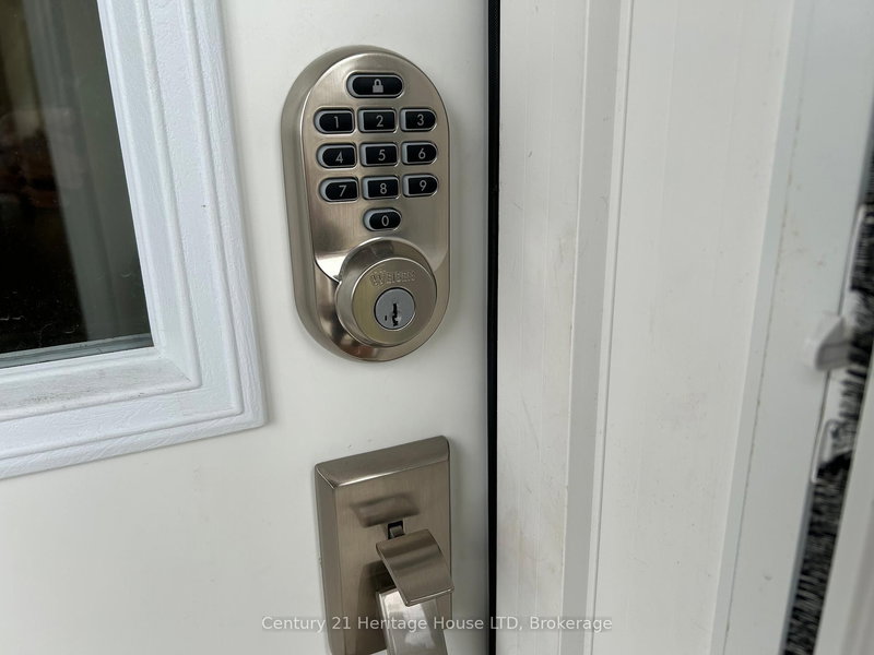 431 Williams Cres, Fort Erie, L2A 4P6 | Image 2