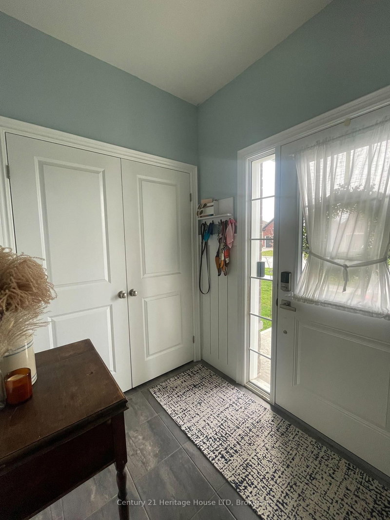 431 Williams Cres, Fort Erie, L2A 4P6 | Image 3