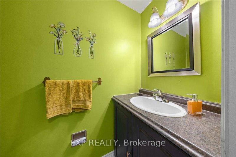 D - 284 Dalehurst Dr, Ottawa, K2G 4J5 | Image 3