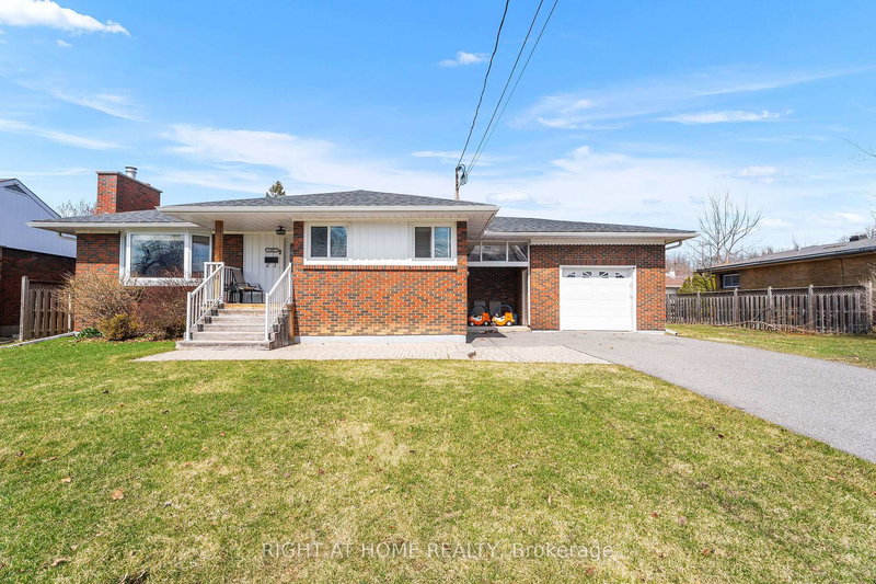 1307 PRINCESS St, Cornwall, K6J 1S4 | Image 2