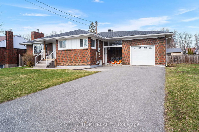 1307 PRINCESS St, Cornwall, K6J 1S4 | Image 3