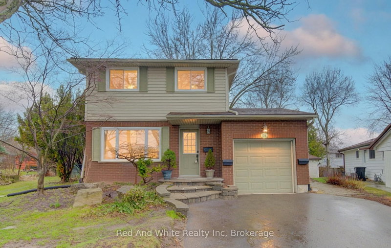 34 Forest Glen Crt, Kitchener, N2N 1E2 | Image 2