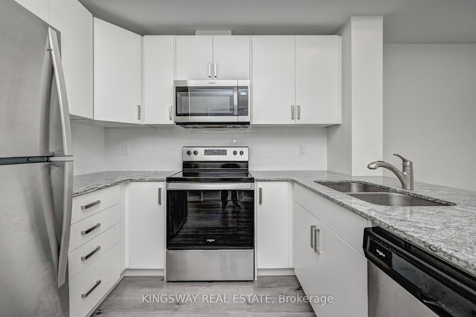 60 Charles Street W, Unit 801 - Photo 13