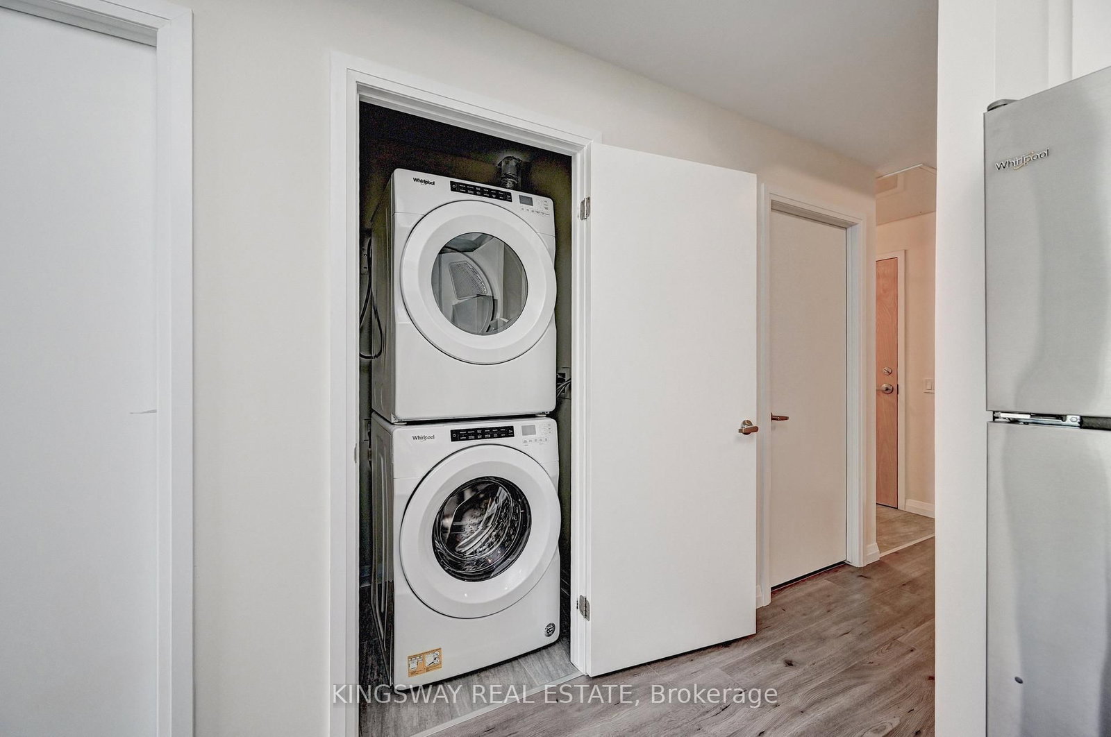 60 Charles Street W, Unit 801 - Photo 16