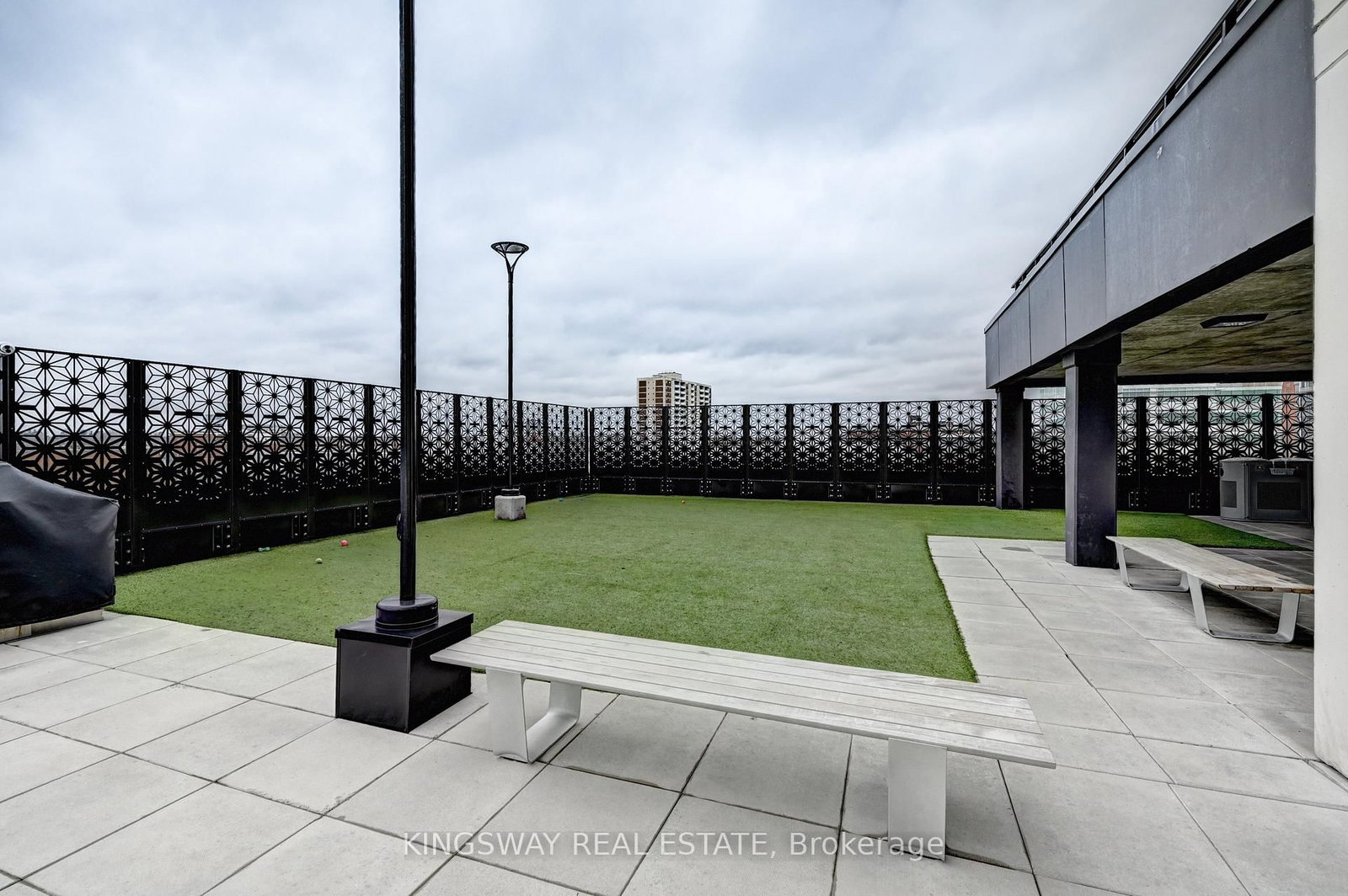 60 Charles Street W, Unit 801 - Photo 29