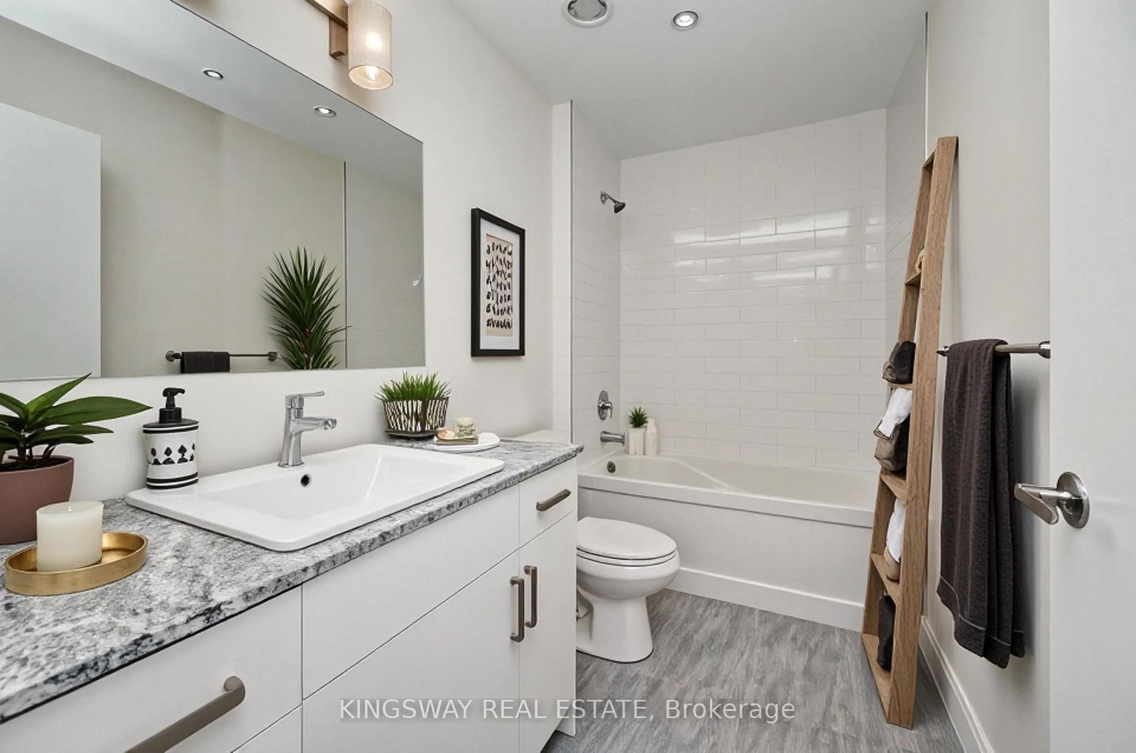 60 Charles Street W, Unit 801 - Photo 8