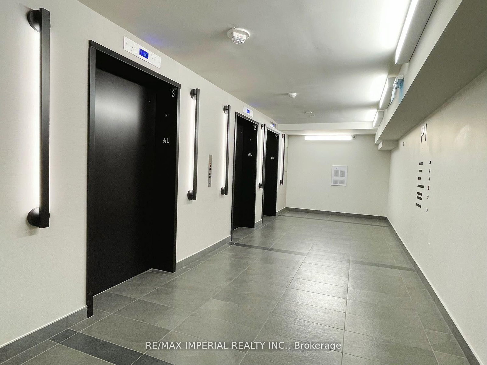 1 Jarvis Street, Unit 429 - Photo 5