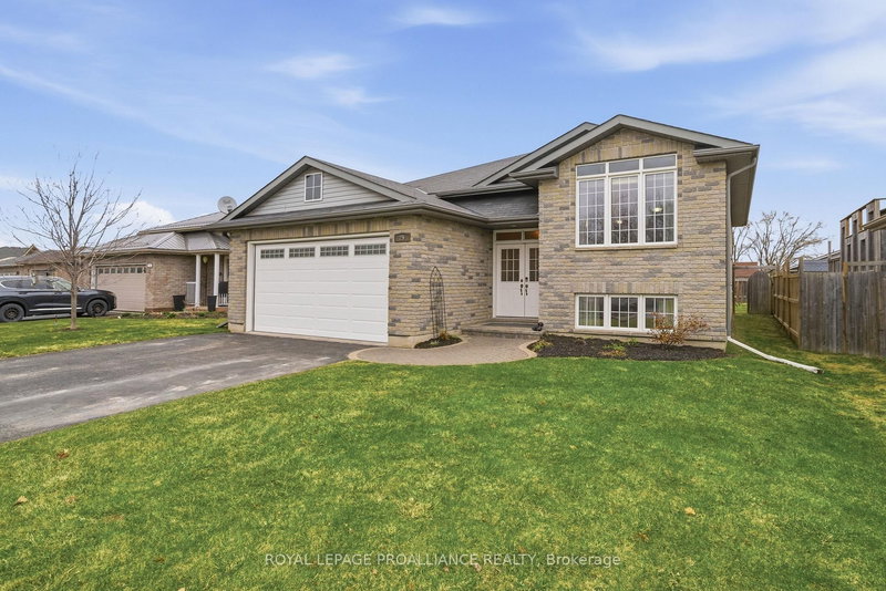 home for sale on 29 Ridgeview Lane