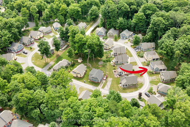 203 - 40 Hollow Lane