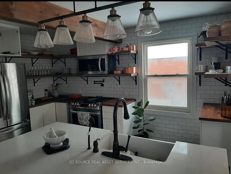 22 Mckay Rd, Hamilton, L9H 1H5 | Image 3