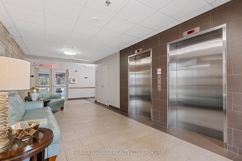 202 - 141 Vansickle Rd, St. Catharines, L2S 0E5 | Image 3