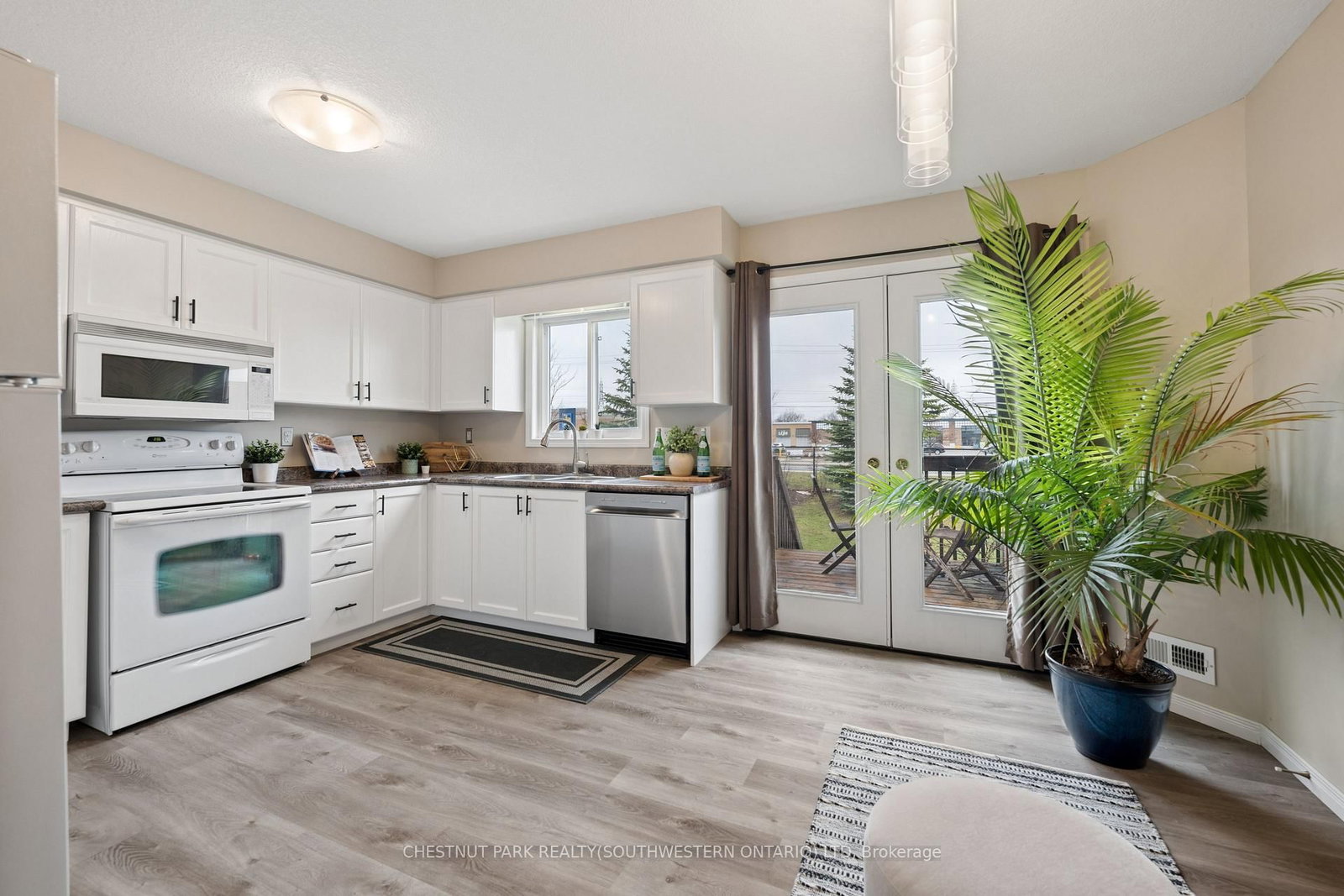 240 Westmeadow Drive, Unit 1B - Photo 11