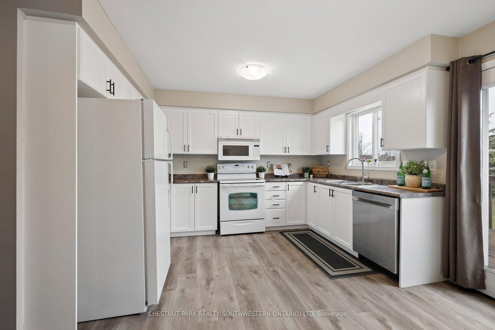 240 Westmeadow Drive, Unit 1B - Photo 12