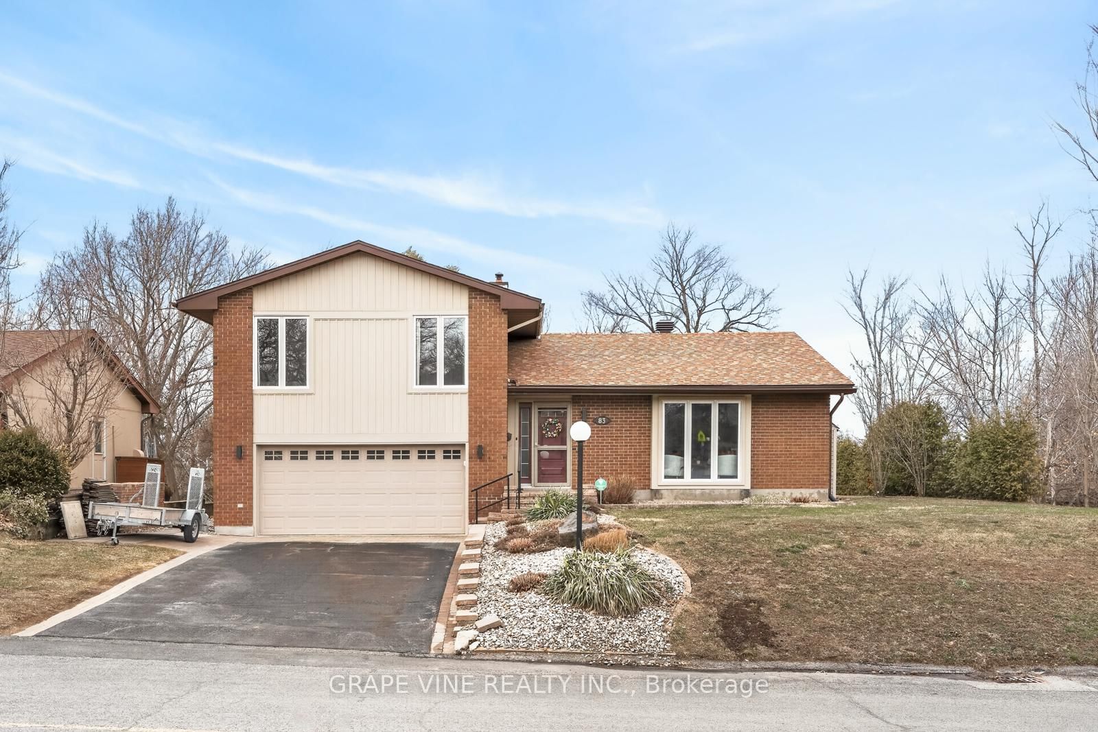 Detached House sold at 83 Nanook Crescent, Ottawa, Ontario, K2L 2B2 - Kanata - Katimavik - MLS: X12994588