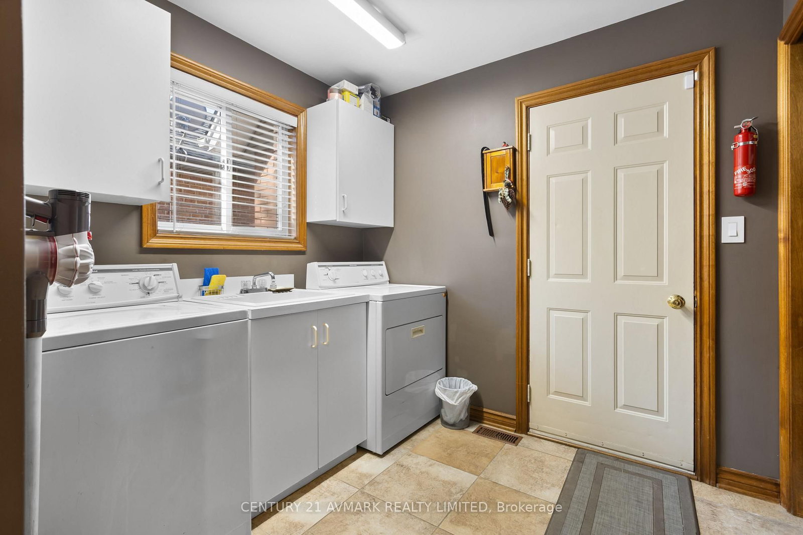 Detached House for sale at 5 Milburn Drive, Pelham, Ontario, L0S 1E4 - Fonthill - MLS: X12994608