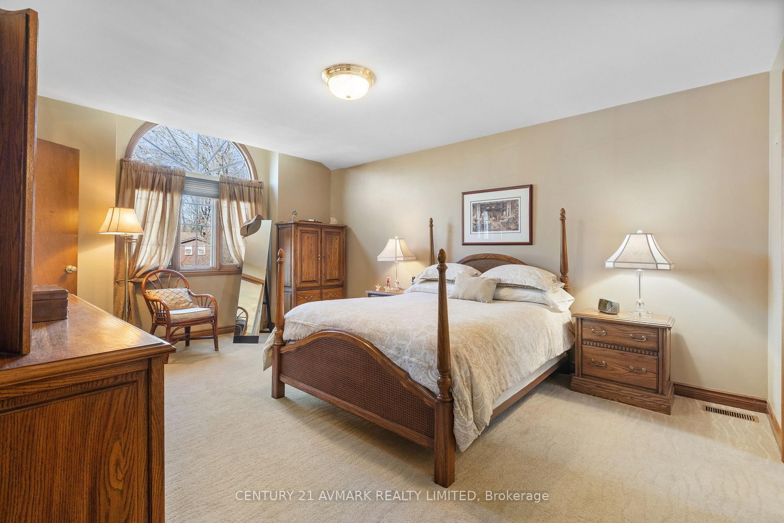 Detached House for sale at 5 Milburn Drive, Pelham, Ontario, L0S 1E4 - Fonthill - MLS: X12994608