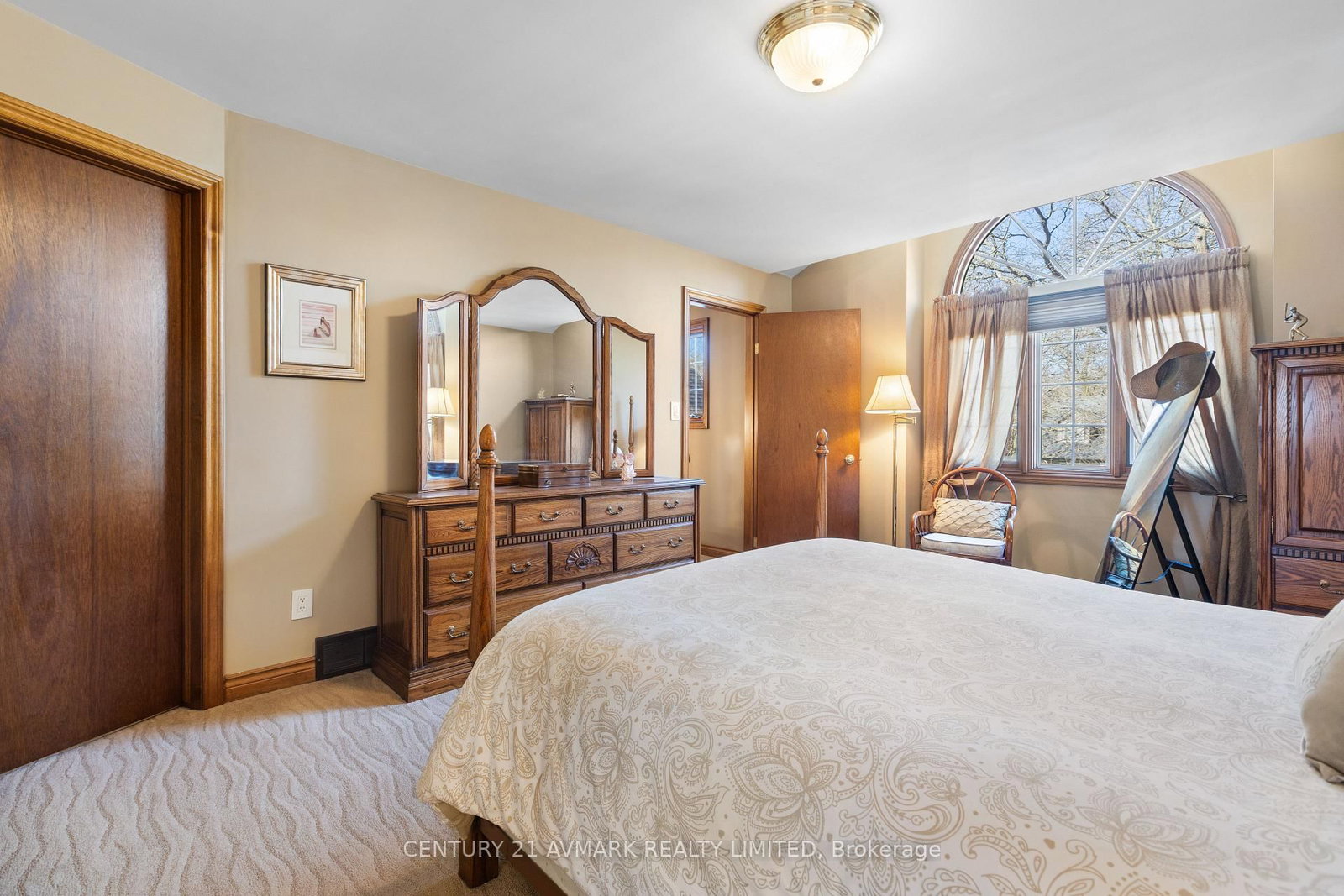 Detached House for sale at 5 Milburn Drive, Pelham, Ontario, L0S 1E4 - Fonthill - MLS: X12994608