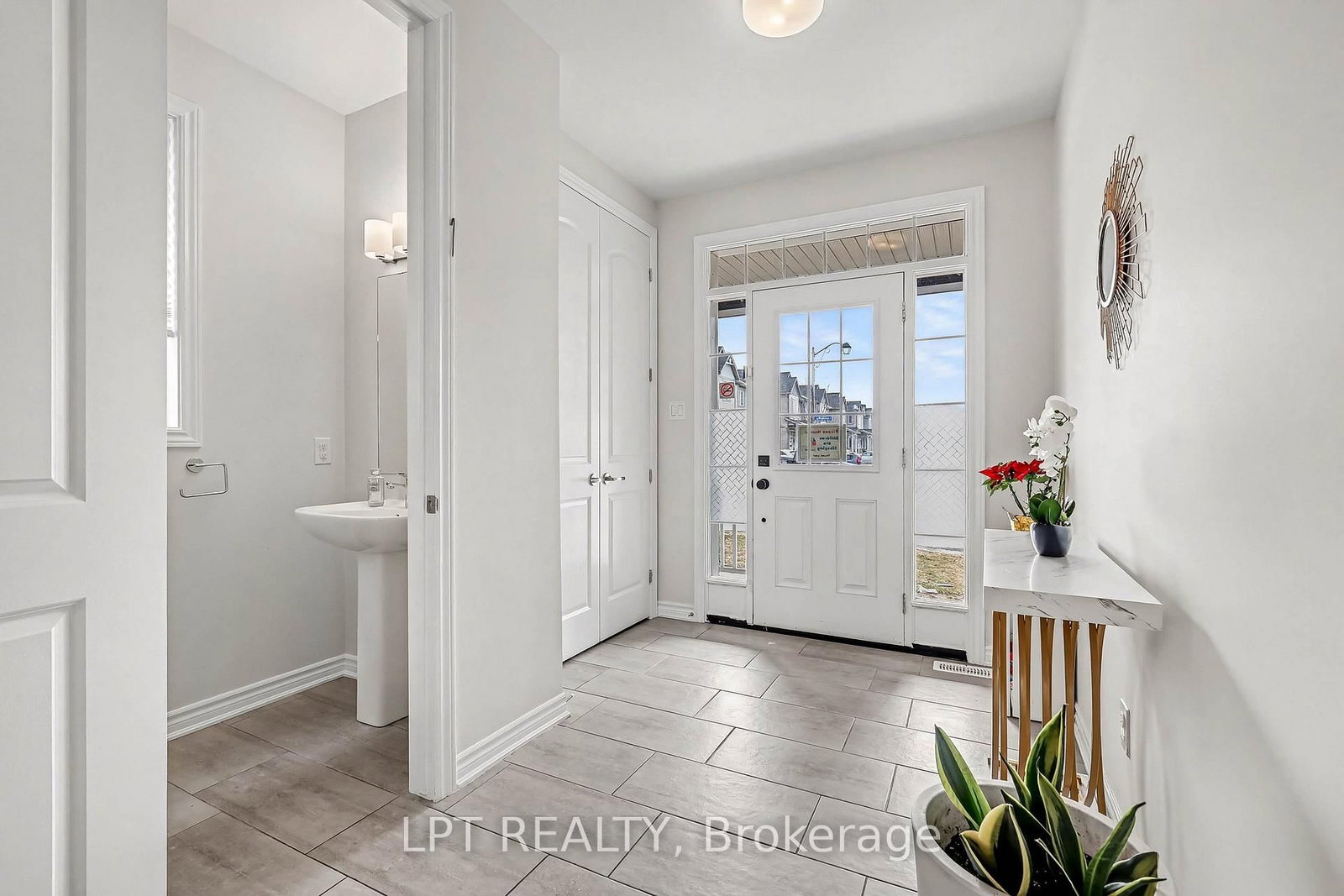 730 Perseus Avenue - Photo 2