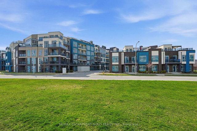 304 - 10 Concord Place