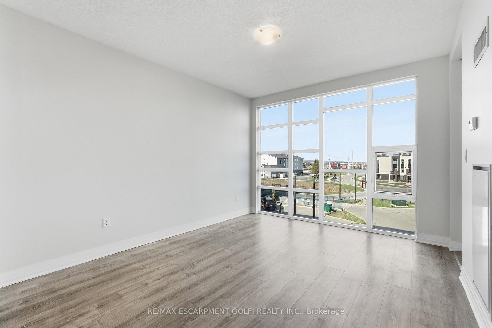 10 Concord Place, Unit 304 - Photo 15